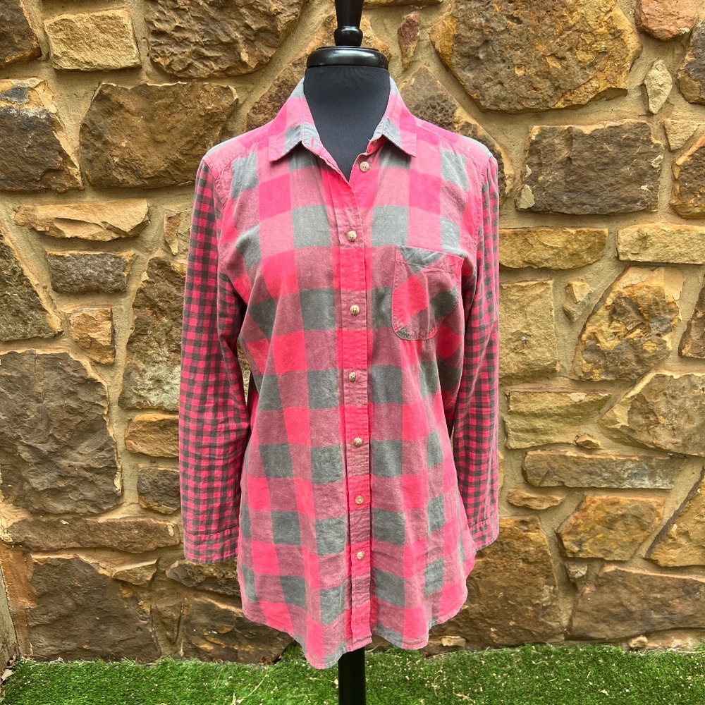American Eagle Plaid Pink and Olive Tunic Jegging Shirt - Size M